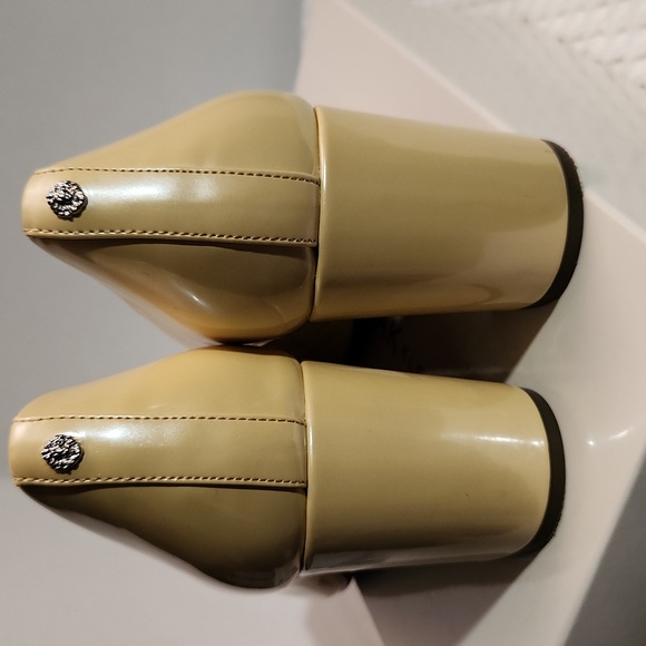 Anne Klein Pale Yellow Patent Leather Pumps - Picture 9 of 16